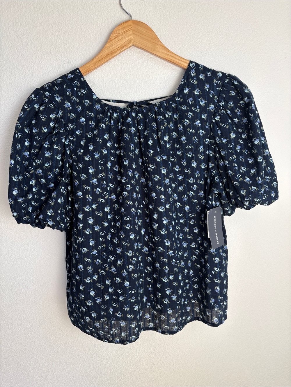 NWT Melrose & Market Navy Elise Floral Puff Sleeve 100% Cotton Top M